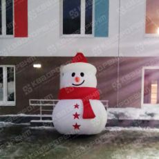 Новогодняя фигура снеговик с красным шарфиком и звездочками-пуговками